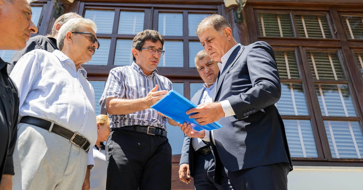 Başkan Tugay Tire’de vatandaşlar, üreticiler ve esnafla buluştu