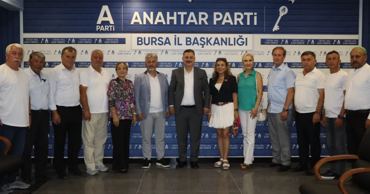 Bursa Muhtarlar Derneği’nden Anahtar Parti Bursa’ya ziyaret