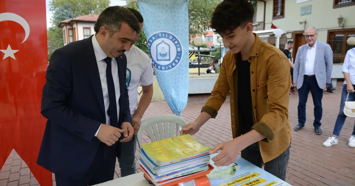 Bursa Yıldırım’da kitaplar çöpe gitmedi, ekonomiye katkı sağladı