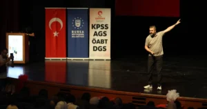 Bursa Büyükşehir Belediyesi’nin Kamu Personeli Seçme Sınavı’na (KPSS) hazırlanan gençler