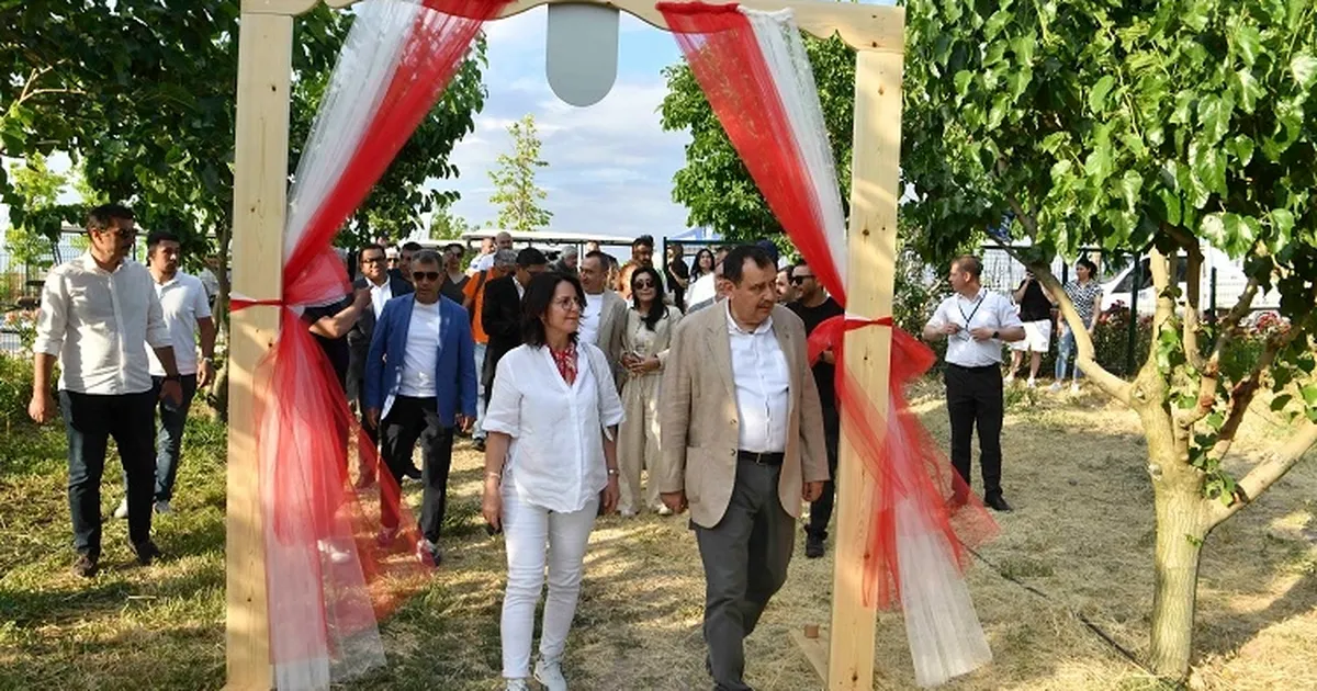 Ankara'da görev yapan büyükelçiler ve temsilcileri, 22 farklı türden 18
