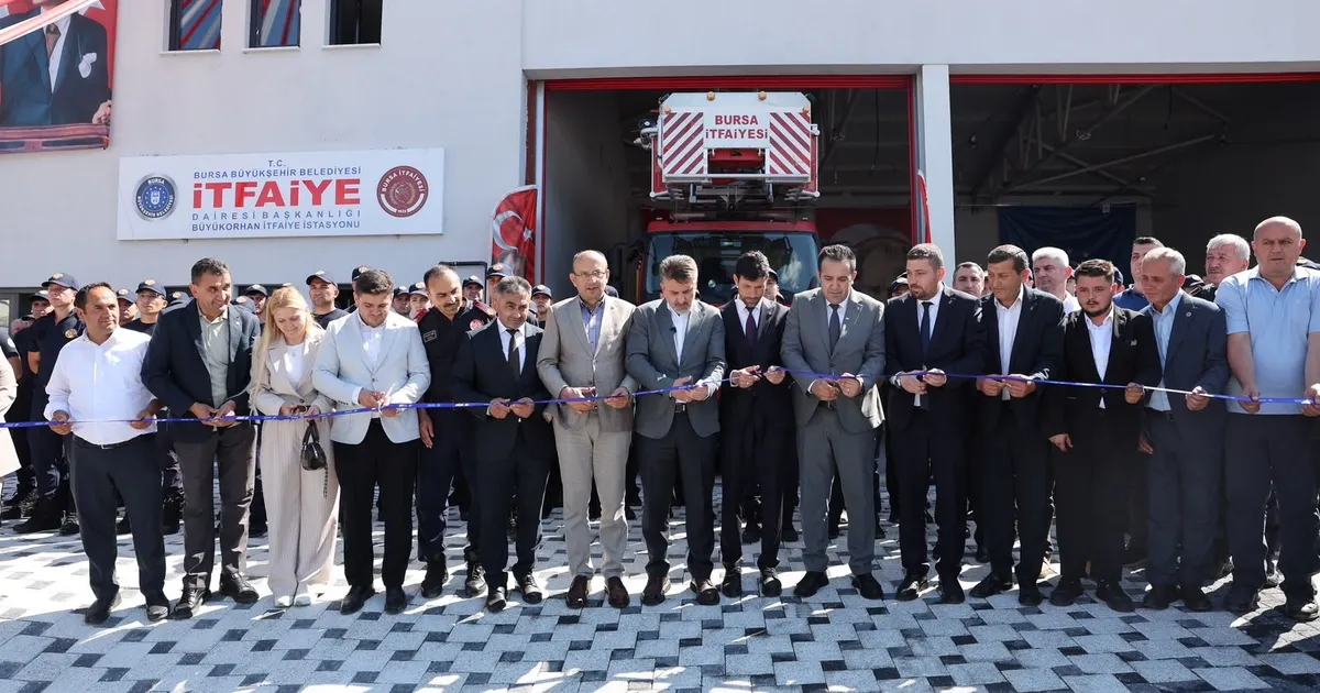 Bursa’da itfaiye teşkilatını personel ve ekipman destekleriyle güçlendiren Büyükşehir Belediyesi,