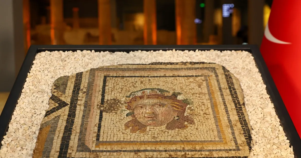 Gaziantep Büyükşehir Belediye Başkanı Fatma Şahin, Zeugma Antik Kenti’nden kaçak