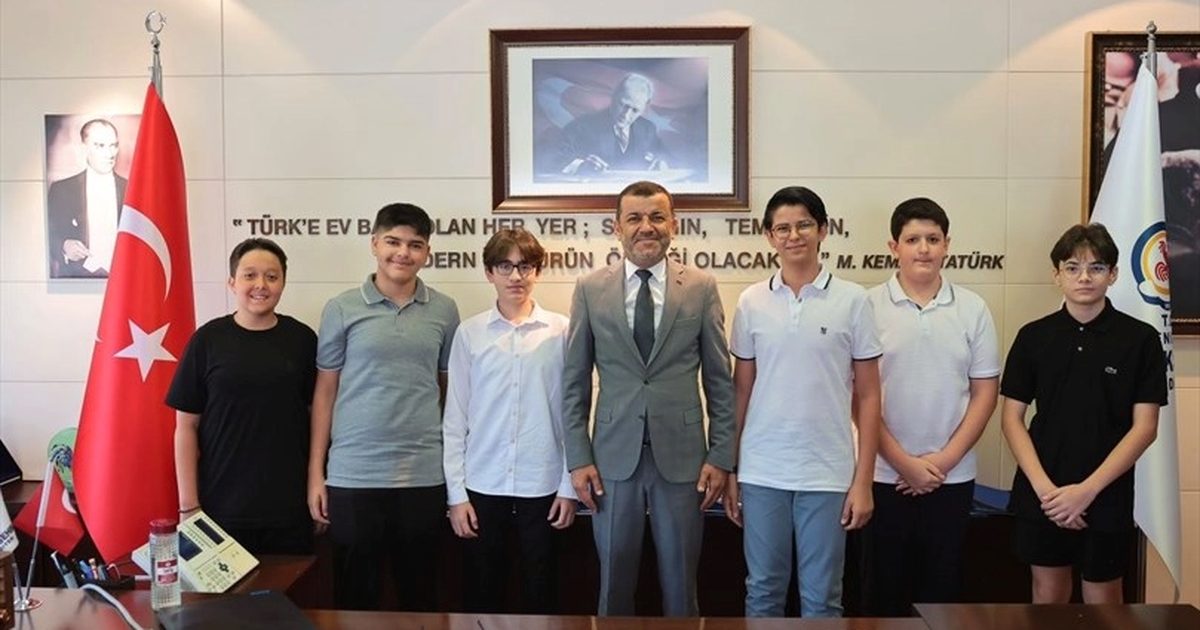 Denizli’de Başkan Çavuşoğlu LGS şampiyonlarını ağırladı