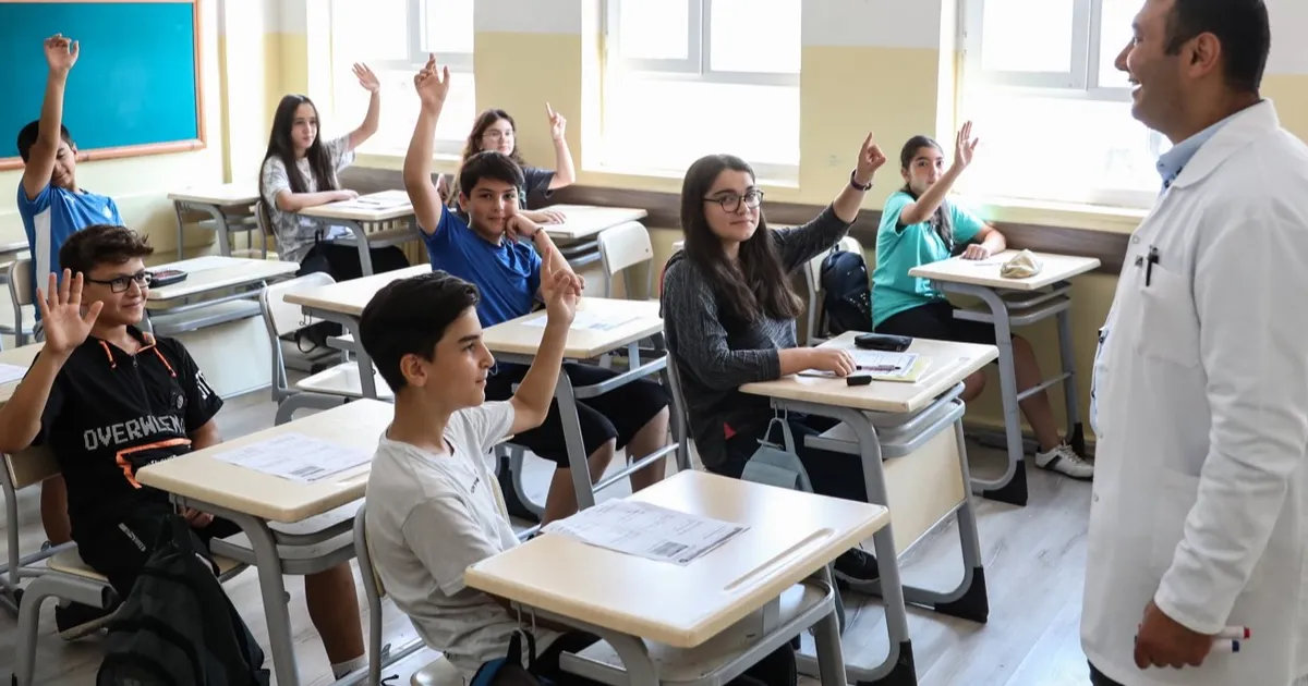 Derslerin saatleri değişti! Resmi Gazete’de yayımlandı