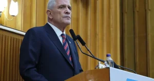 İYİ Parti Genel Başkanı Müsavat Dervişoğlu, partisinin grup toplantısında eğitimden