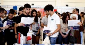 Dokuz Eylül Üniversitesi, 10. İzmir Üniversite Tercih Fuarı'nda aday öğrenciler