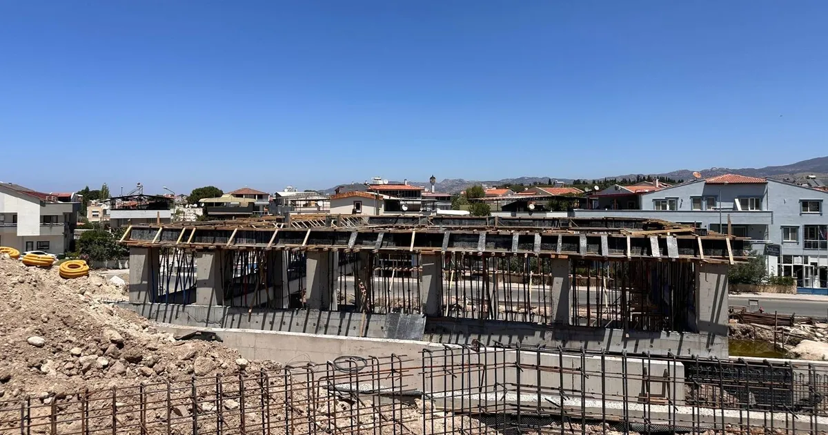 Dikili’de yeni itfaiye hizmet binası yükseliyor