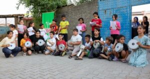 Diyarbakır Büyükşehir Belediyesi’nin kırsal mahallelerdeki çocukları müzik, oyun ve kültür-sanat