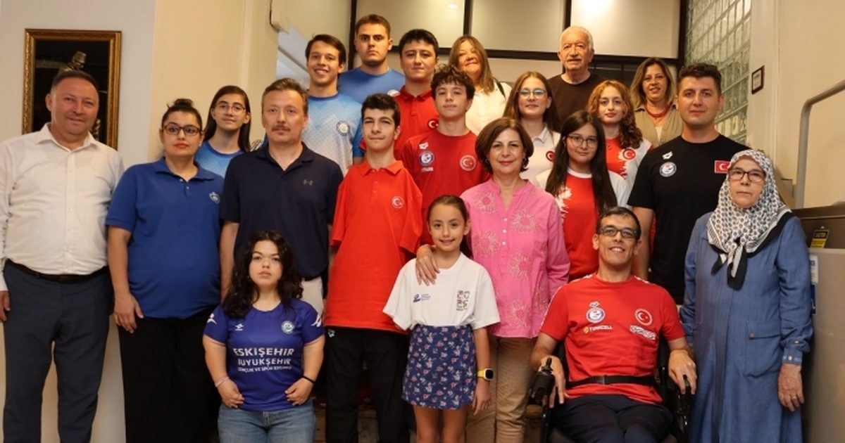 Eskişehir’in Başkan Ünlüce, şampiyon sporcuları ağırladı