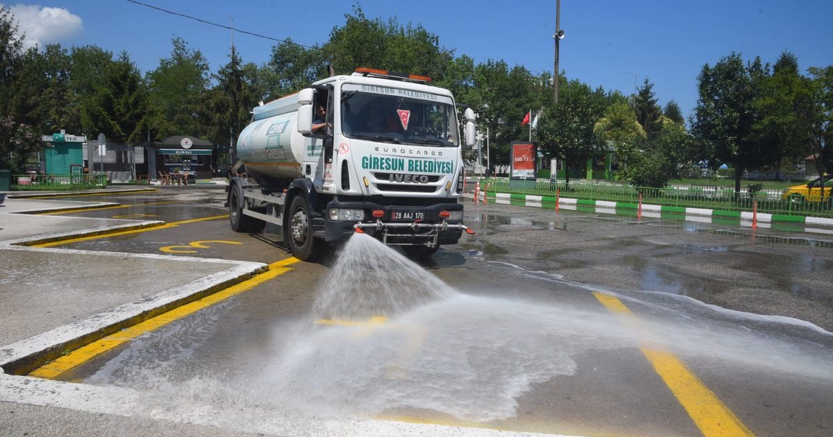 Giresun Belediyesi’nden yıkama harekatı