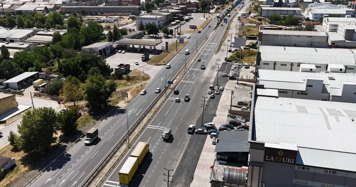İnegöl Belediyesi yetki alanındaki bölgelerde asfalt uygulamalarına devam ediyor