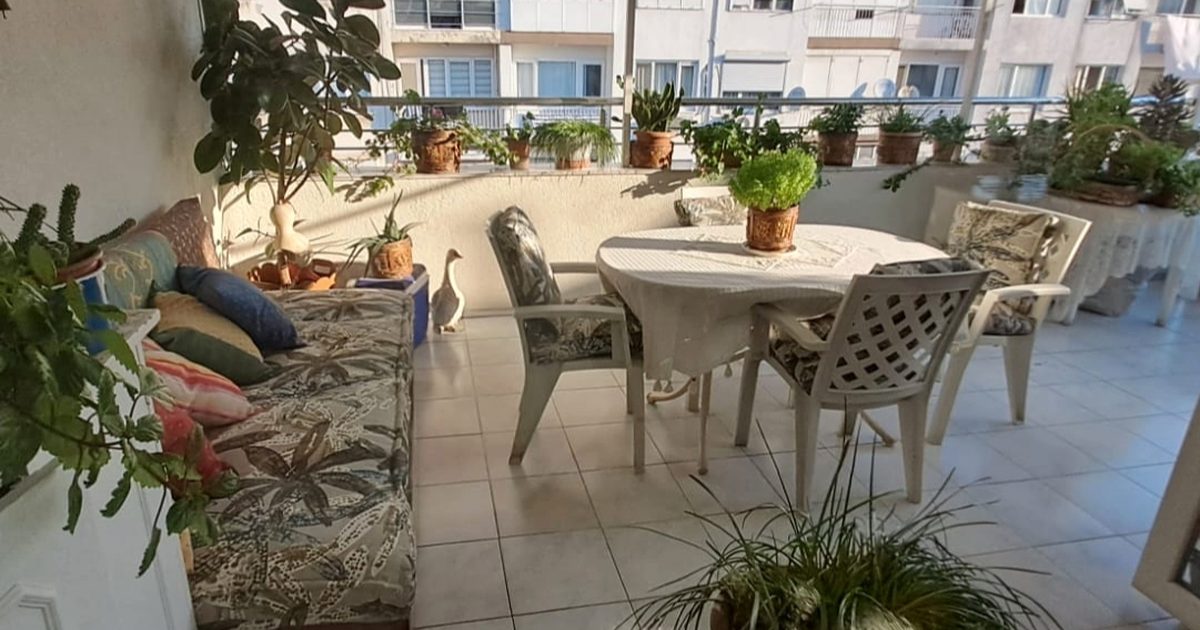 İzmir Karabağlar’ı güzelleştiren balkonlar ödüllendirildi