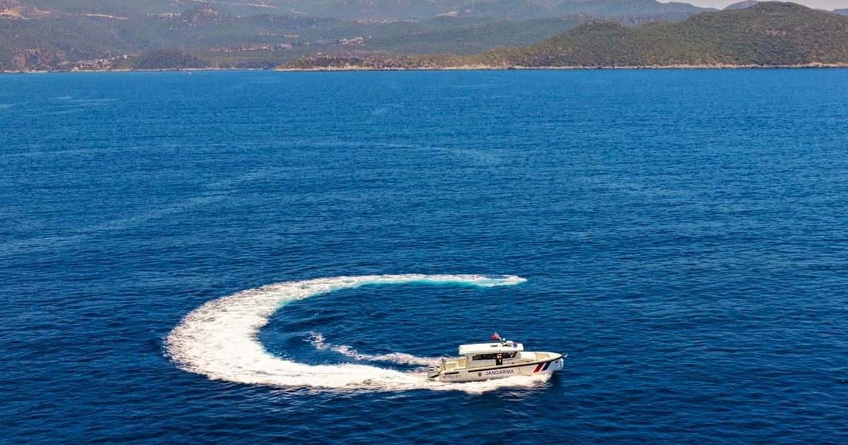 Jandarma Asayiş Bot Timleri Antalya kıyılarında denetimde