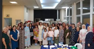 Karabağlar Belediyesi Tekstil Akademi'de eğitimlere başlayan 51 kadın, mezuniyet buluşmasına