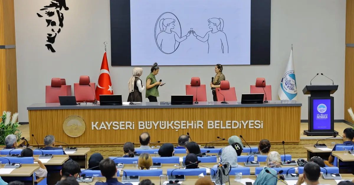 Kayseri Büyükşehir’den aile semineri