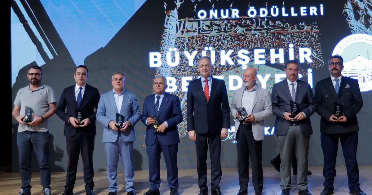 Kayseri Büyükşehir’e turizmde 3 ödül birden