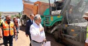 Kayseri Talas Belediyesi, ilçe genelinde başlattığı asfalt seferberliğini aralıksız sürdürüyor.