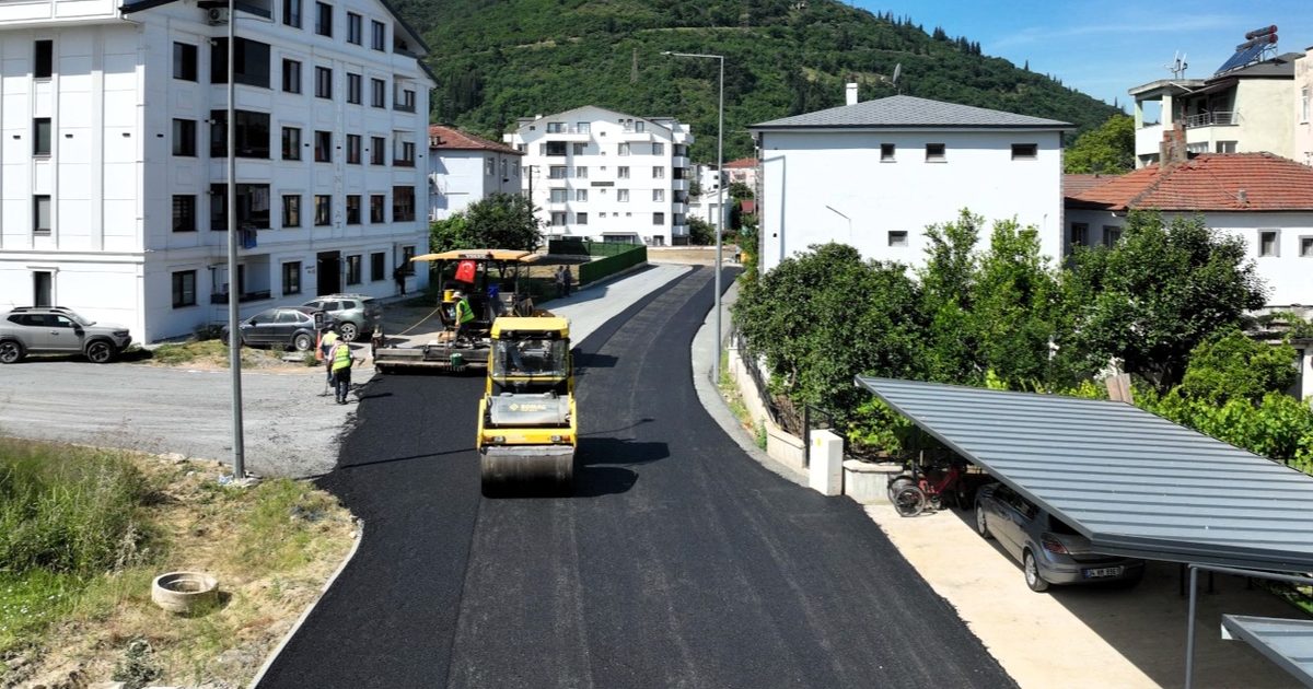 Kocaeli’de Karamürsel Caddesi baştan sona yenileniyor