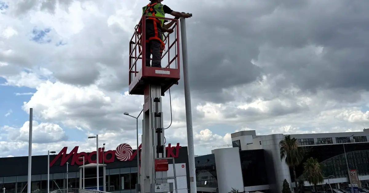 Kocaeli’nde üst geçitlere yeni aydınlatma sistemi