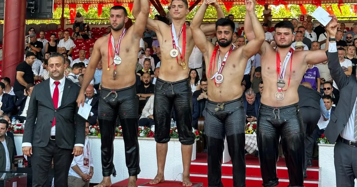 Kocaeli’nin pehlivanı Seçkin Duman Kırkpınar’da tarih yazdı
