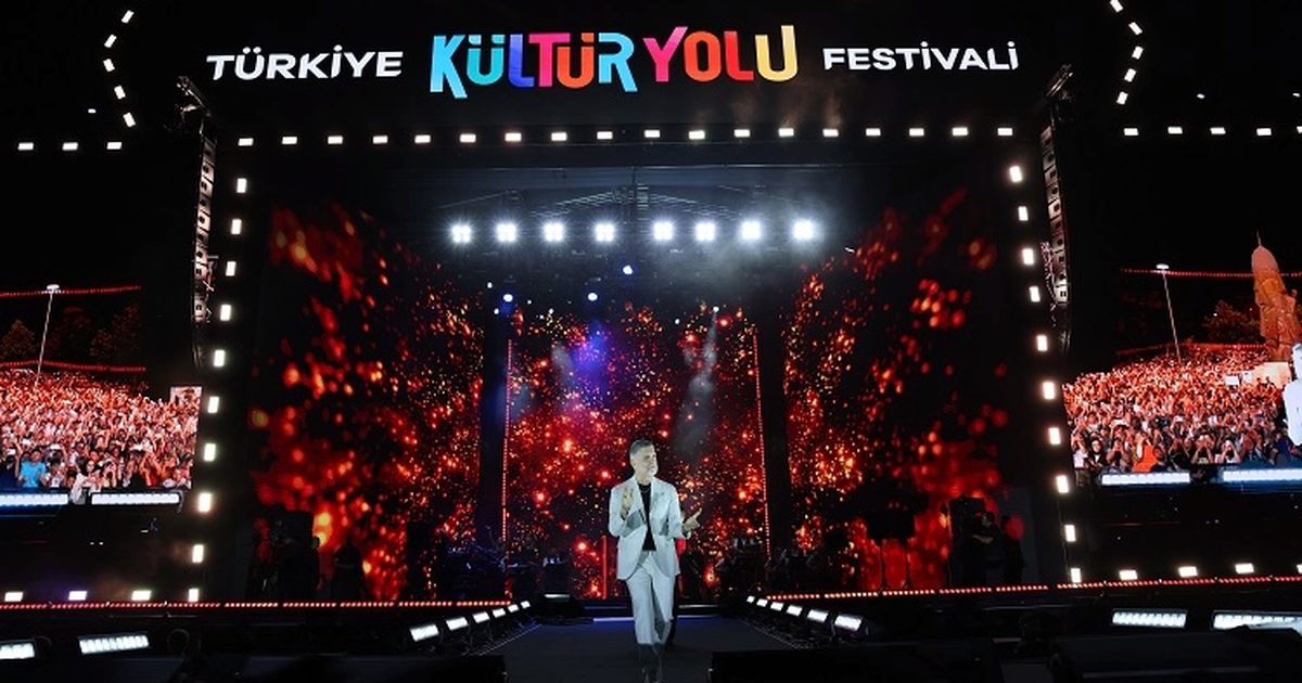 Konya’da Özcan Deniz rüzgarı esti