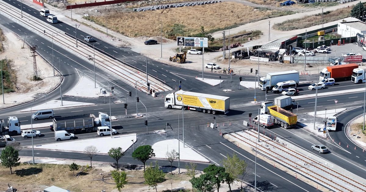 Konya’da tramvay hattı güzergahında altyapı yenilemesi