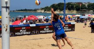 Kocaeli Büyükşehir Belediyesi’nin denizin ve sporun buluştuğu Kumcağız Sahili’nde düzenlediği