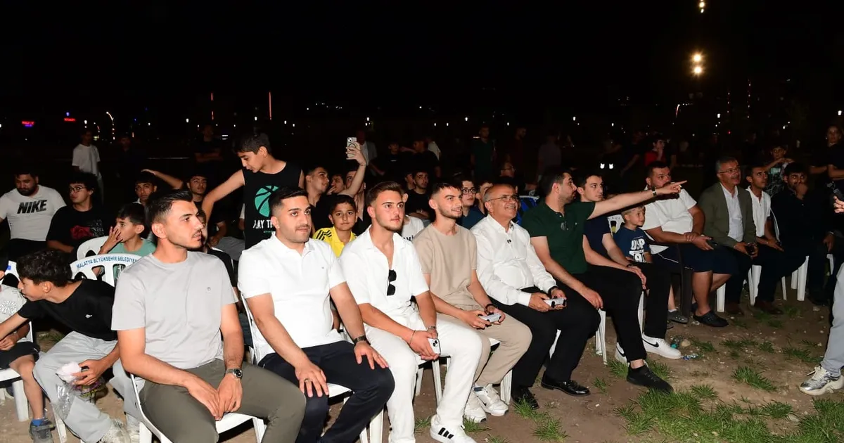 Malatya’da gençlerle playstation turnuvası