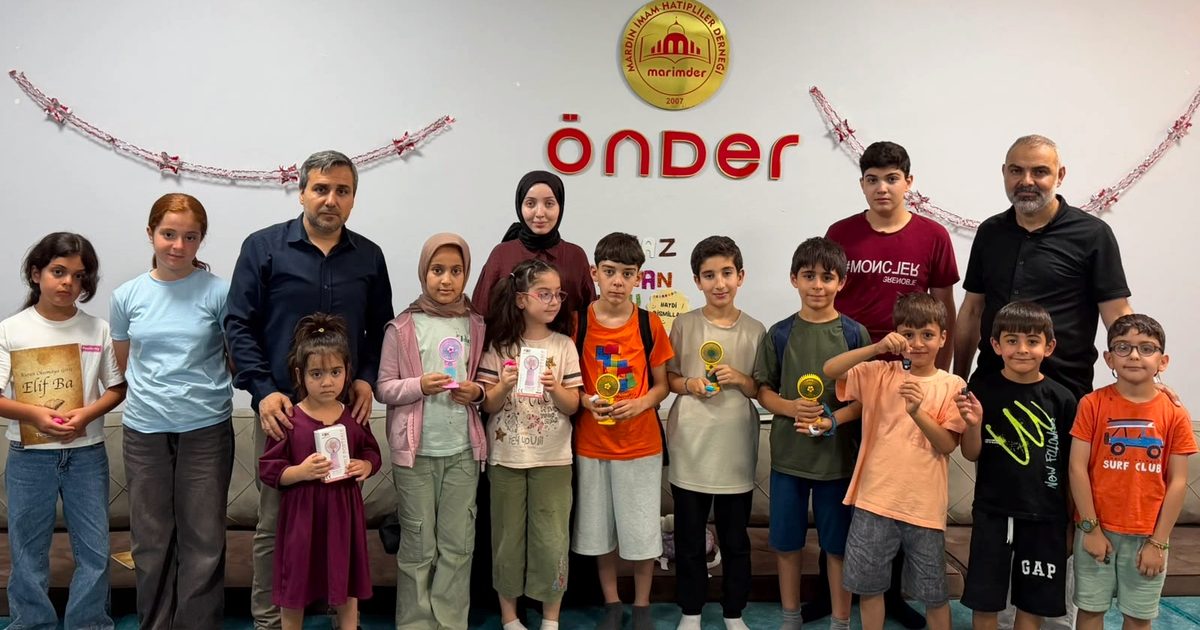 Mardin Önder’den Kur’an-ı Kerim’e geçen miniklere teşvik