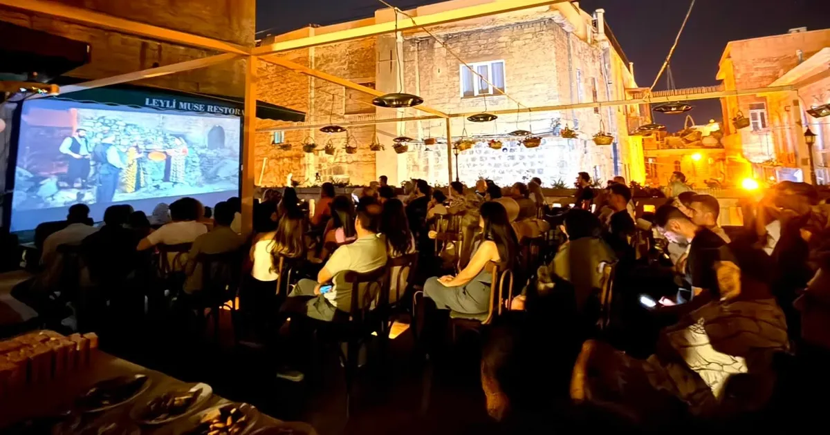 Mardin’de sinema rüzgârı… “Sesimi Taşı” filminin galasına yoğun ilgi