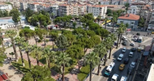 İzmir Büyükşehir Belediyesi, Buca'nın simge yeşil alanlarından Şirinyer Parkı'nı daha