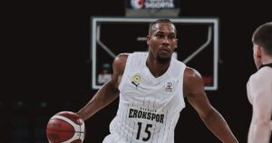 TOFAŞ Basketbol Takımı, son olarak Safiport Erokspor’da forma giyen Birleşik