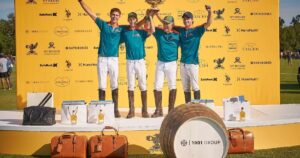Gaston Polo Team, Cowdray Park Polo Club’da Dubai Polo Team’i