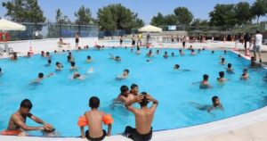 Hava sıcaklıklarının her geçen gün arttığı Şanlıurfa'da, Büyükşehir Belediyesi tarafından