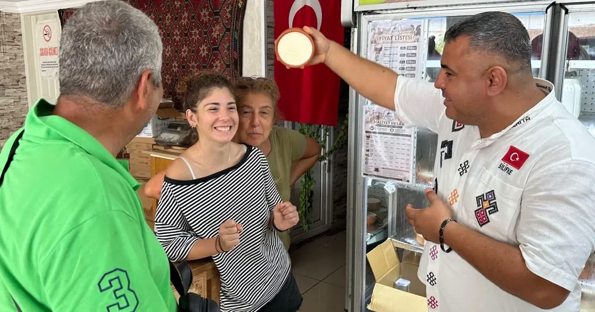 300 yıllık Silifke Yoğurdu marka yolunda… Ters çevrilmesine rağmen dökülmeyen yoğurt şaşırtıyor