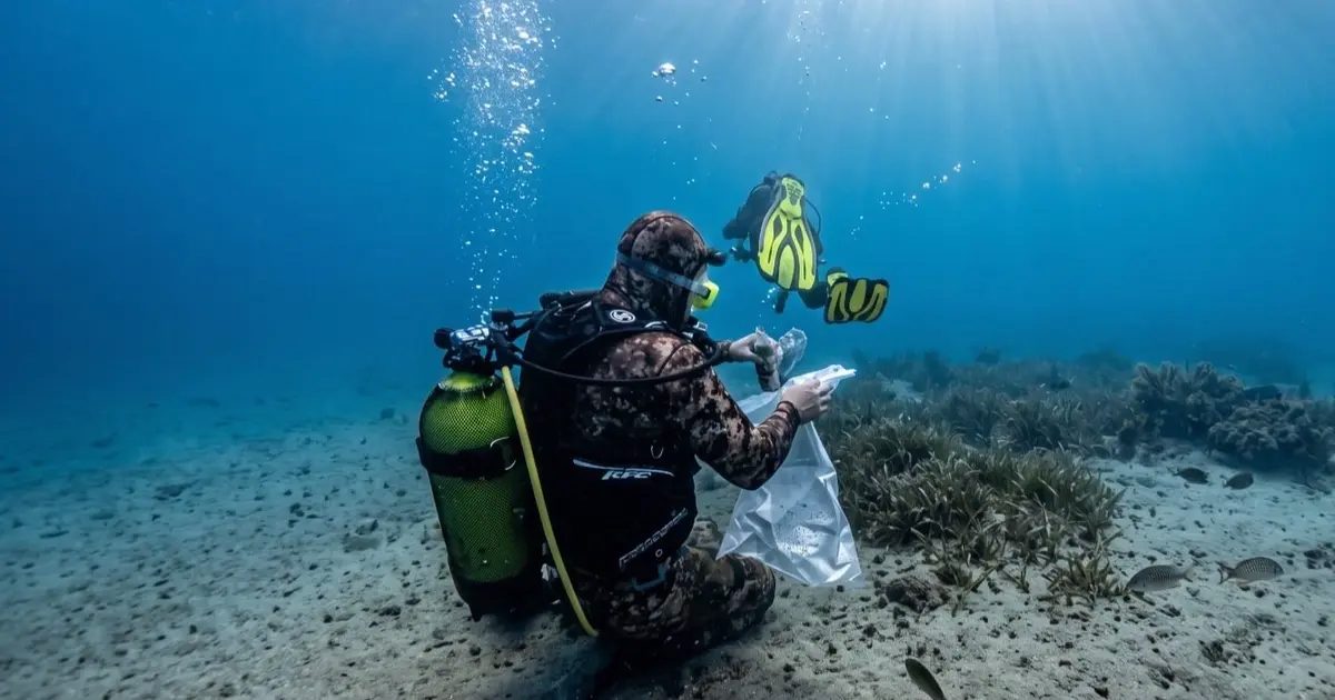 Aydın Kuşadası’nda deniz dibi temizliği