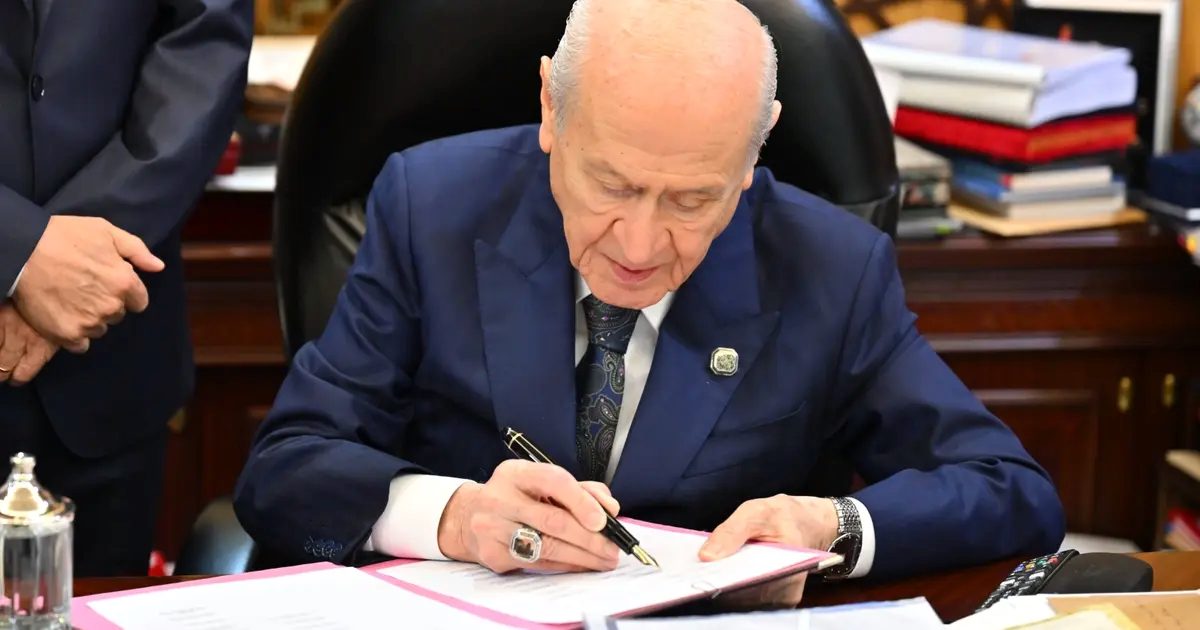 Bahçeli ‘Terörsüz Türkiye’ için hazırlanan çerçeve yasaya imza attı