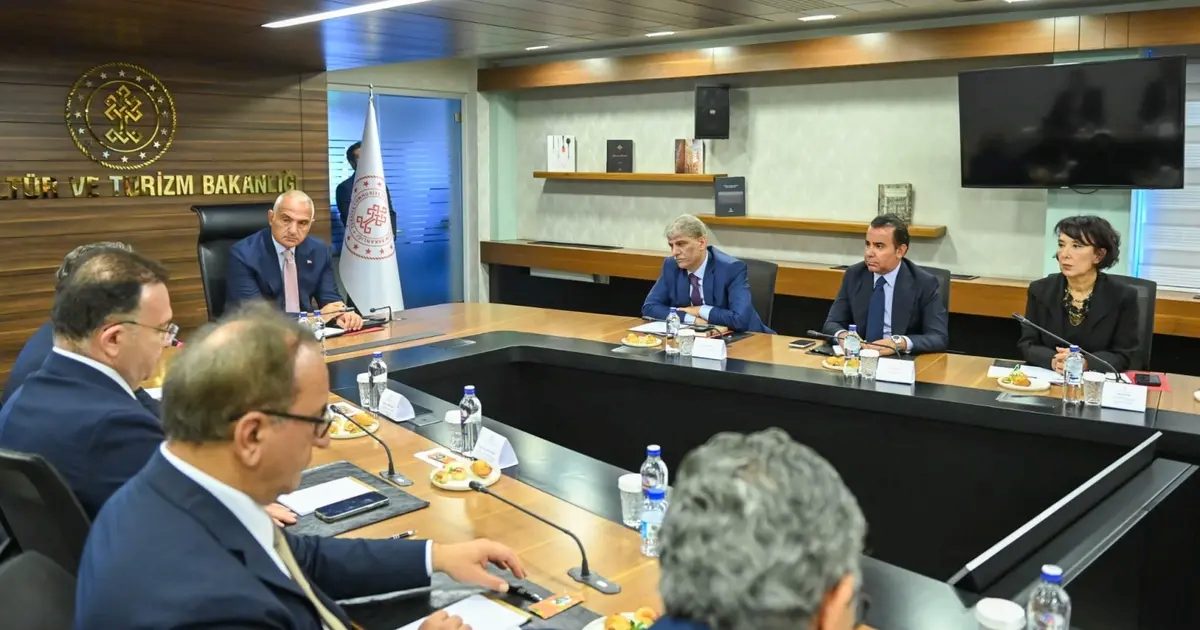 Bakan Ersoy, hizmet ihracatında yeni hedefleri değerlendirdi