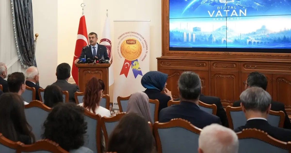Bakan Tekin’den ‘dijital vatan’ dersi