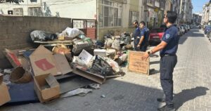 Balıkesir Edremit Belediyesi Zabıta Müdürlüğü ekipleri, kent genelinde izinsiz şekilde