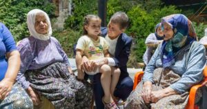 İzmir Büyükşehir Belediye Başkanı Dr. Cemil Tugay, Beydağ’ın Erikli Mahallesi