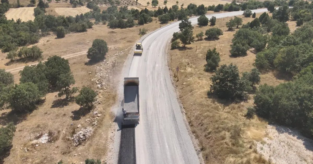 Bursa Büyükşehir Harmancık’ta da yolları yeniliyor
