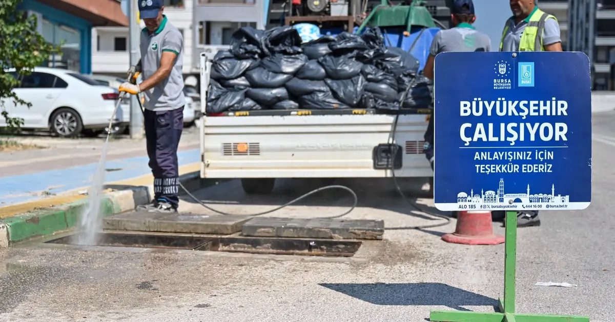 Bursa Büyükşehir’den yağmur suyu ızgaralarında kapsamlı temizlik