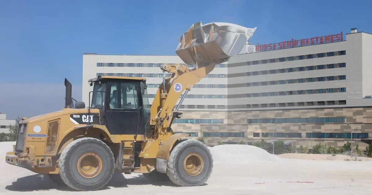 Bursa Şehir Hastanesi’nin iç yollarına Büyükşehir eli