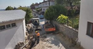 Bursa Büyükşehir Belediyesi, kırsal mahallelerde altyapıyı güçlendirme çalışmaları kapsamında Keles