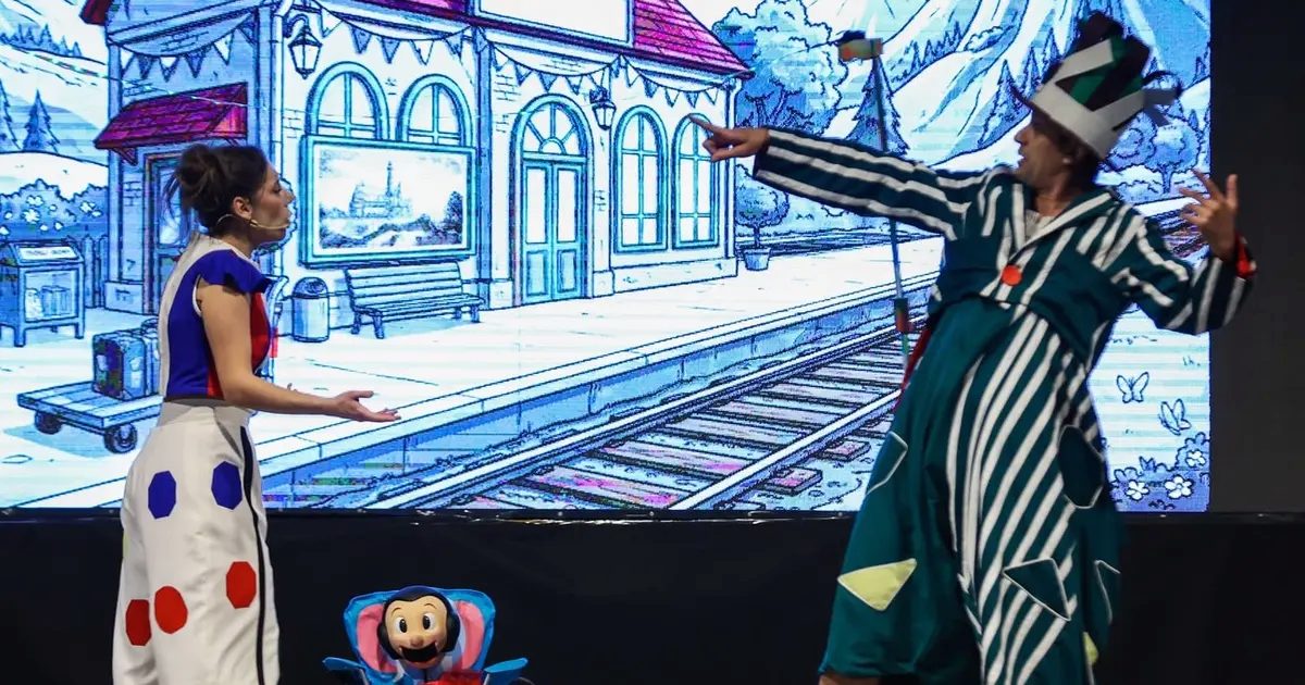 Bursa’da miniklere ‘İki Bavul Dolusu’ eğlence