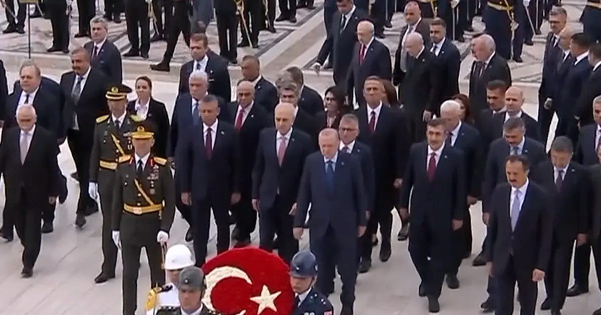 Büyük Zafer’in 104. yıl dönümünde devlet erkanı Anıtkabir’de