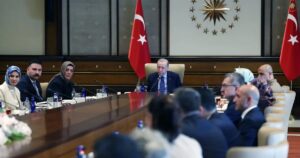 Cumhurbaşkanı Recep Tayyip Erdoğan, şehit yakınları ve gazilerle Cumhurbaşkanlığı Külliyesi’nde