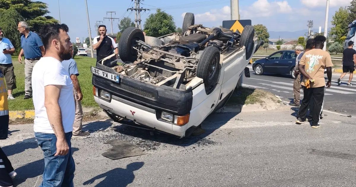 D-100 Karayolu Hal Kavşağı’nda kaza: 2 yaralı